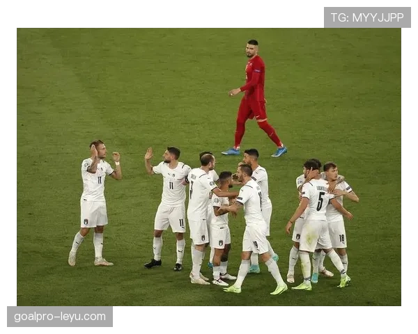 女足欧洲杯决赛打响，历史首冠花落谁家？