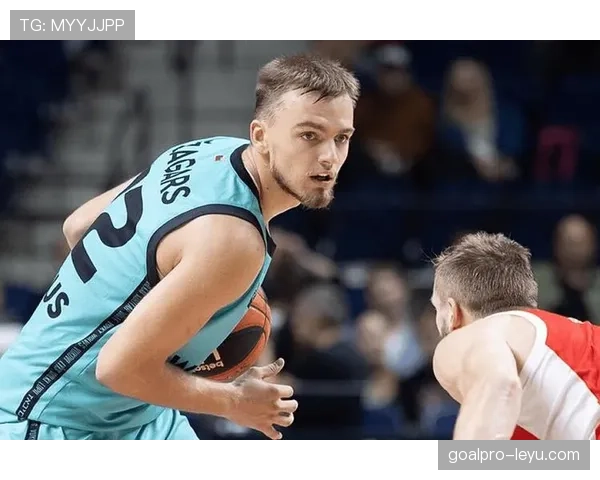 土耳其青年足球新星表现稳健，未来国际赛场备受期待