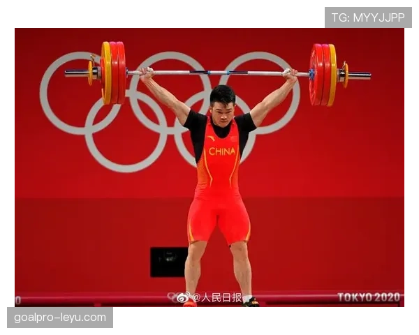 石智勇拎着塑料袋回家却被会所门童恭敬迎上，真不知道笑还是哭